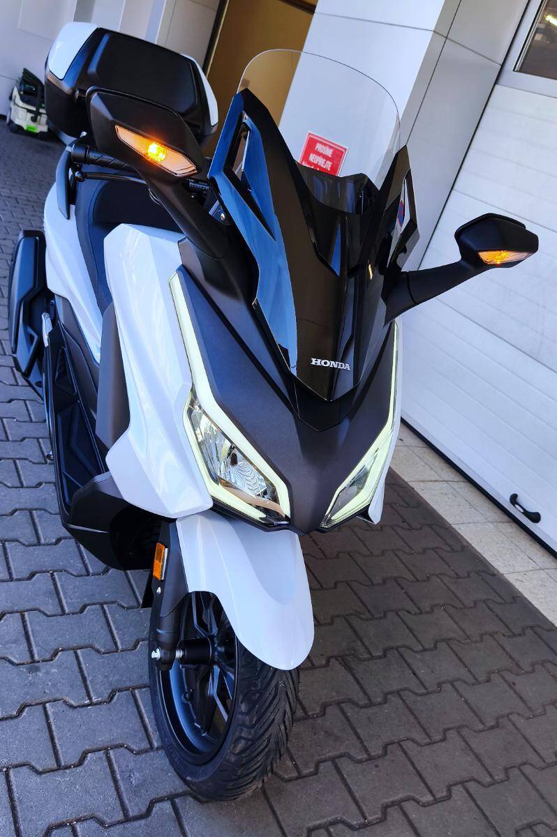 Honda Forza 350 + Smart TopBox