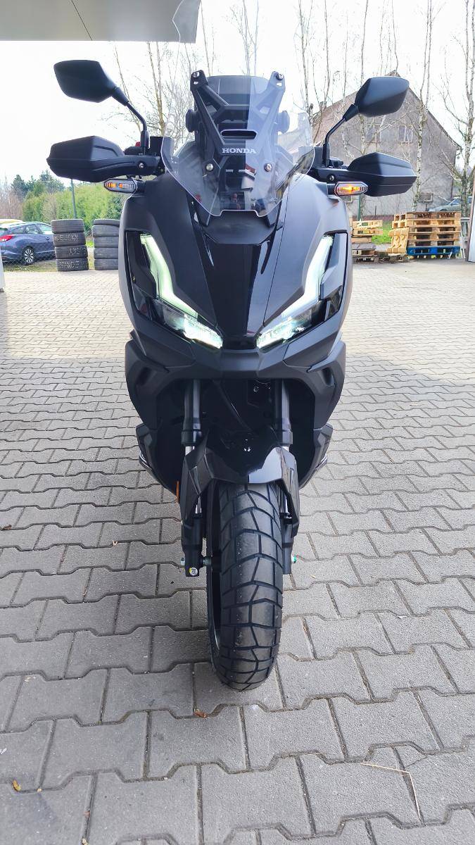 Honda ADV 350 + Smart TopBox v ceně
