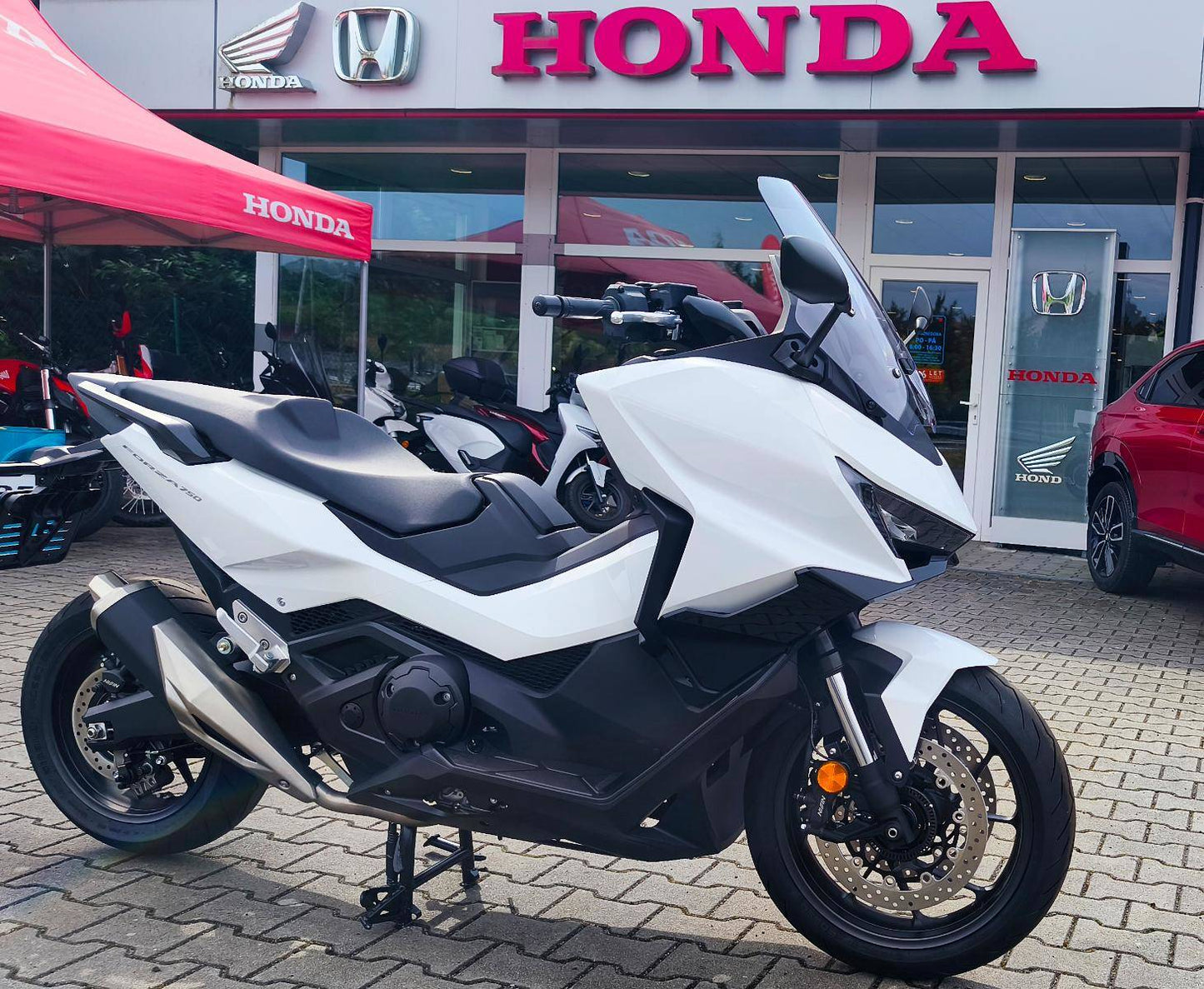 Honda Forza 750
