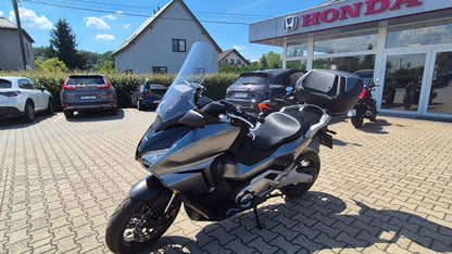Honda Forza 750