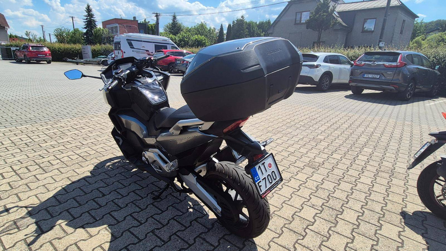 Honda Forza 750