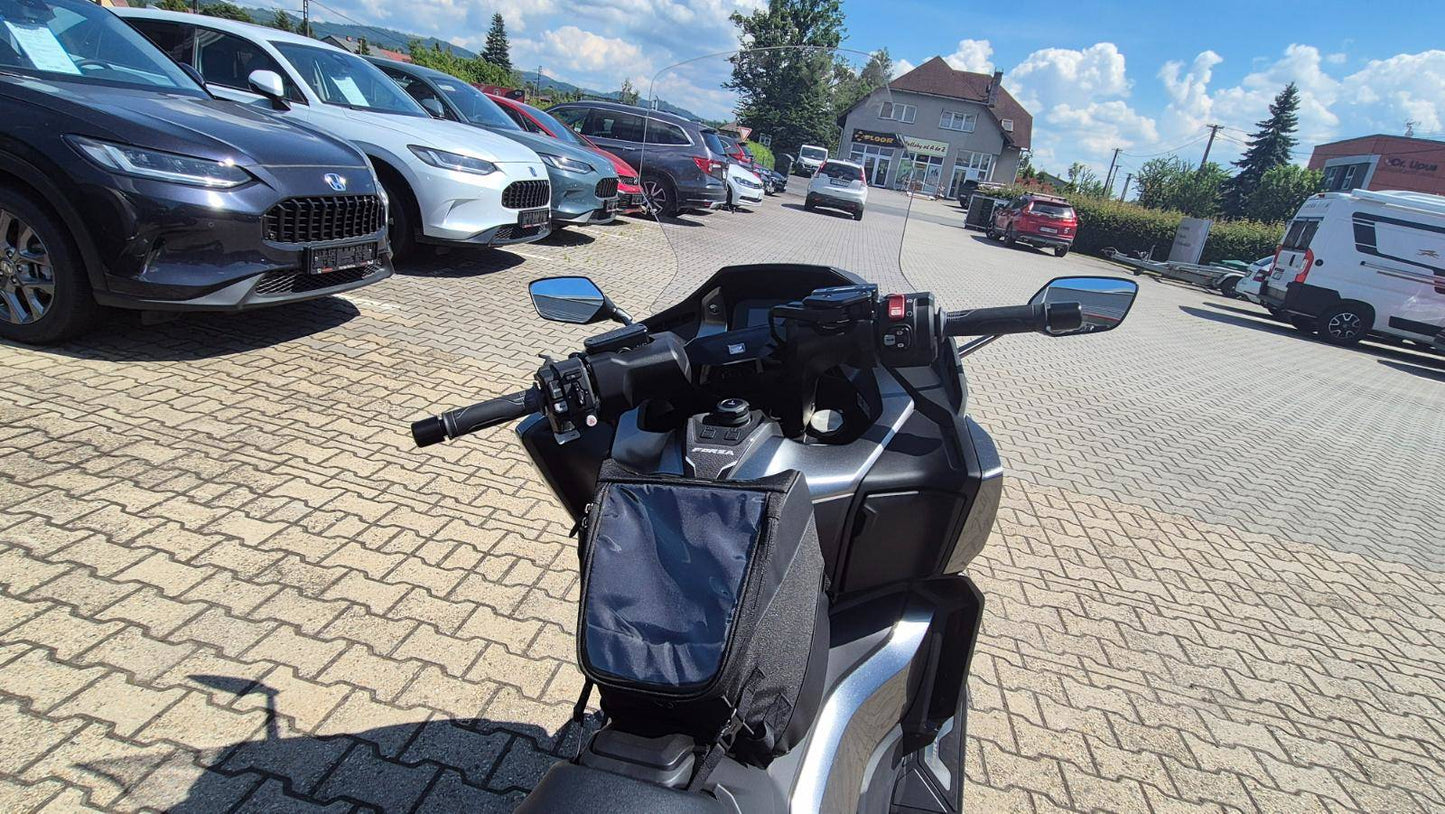 Honda Forza 750