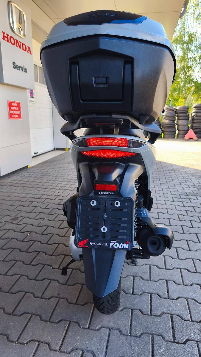 Honda SH 125i vč. Smart Top Box