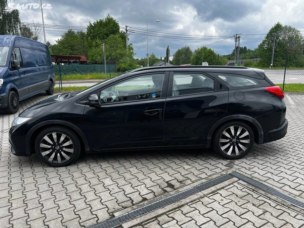 Honda Civic 1,6 i-DTEC   REZERVACE