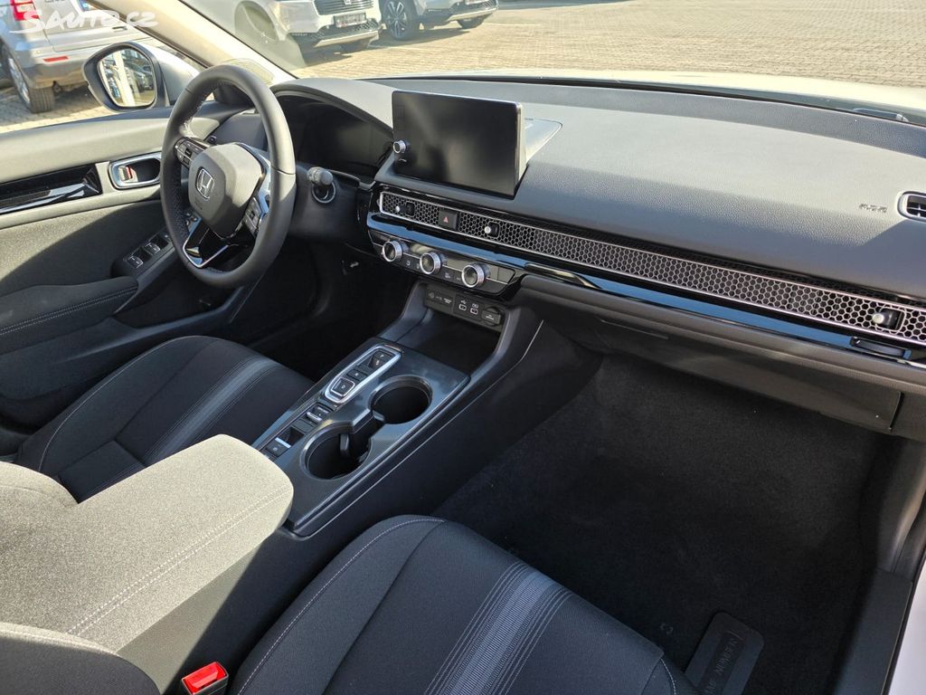 Honda Civic 2,0e:HEV Elegance AKCE