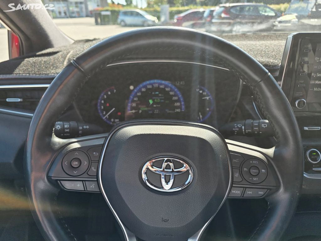 Toyota Corolla 1,8 Hybrid - 1.maj. TOP STAV