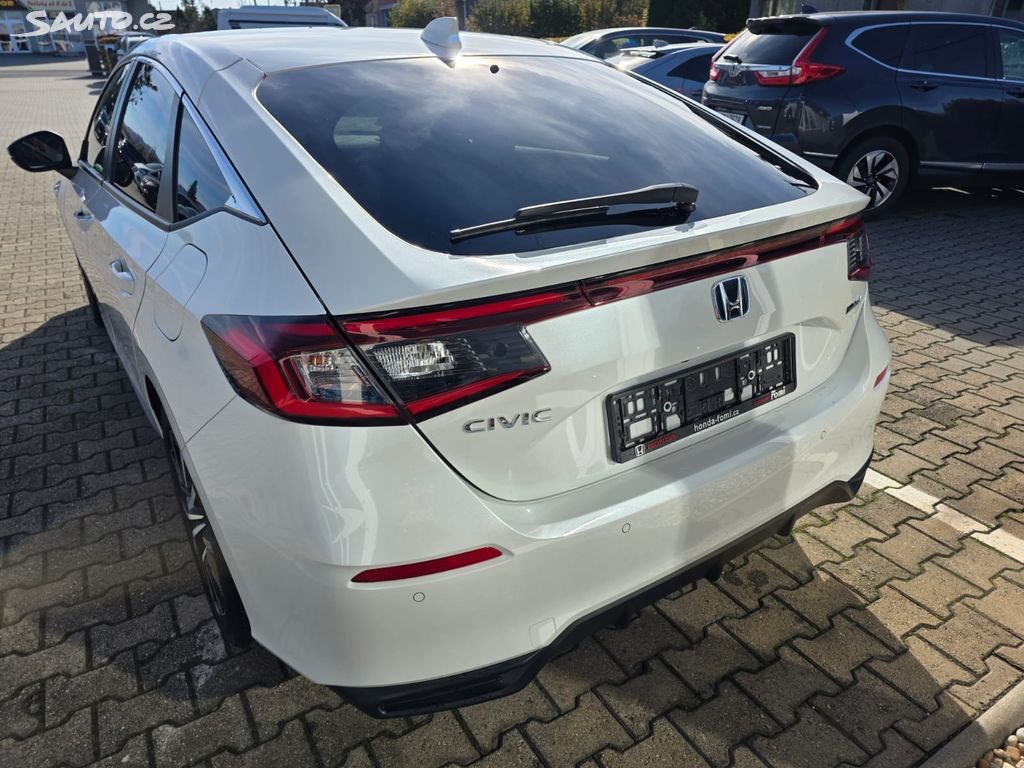 Honda Civic 2,0e:HEV Elegance AKCE