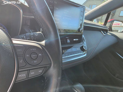 Toyota Corolla 1,8 Hybrid - 1.maj. TOP STAV