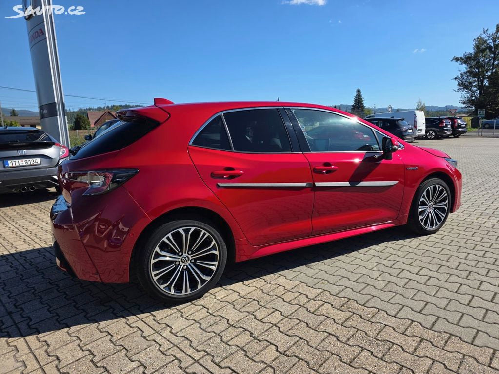 Toyota Corolla 1,8 Hybrid - 1.maj. TOP STAV