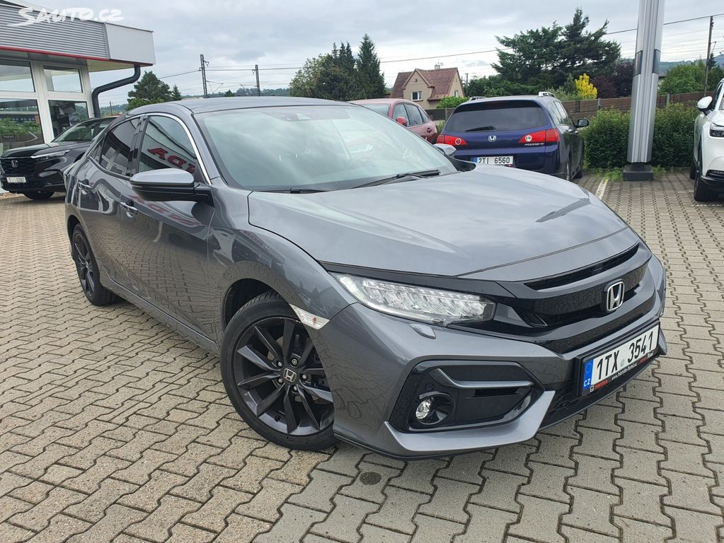 Honda Civic 1,0VT Executive CVT ZIMNÍ KOLA