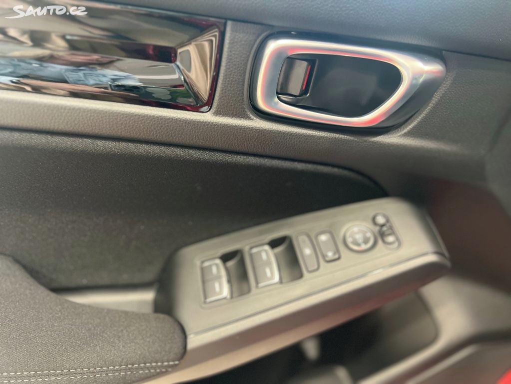 Honda Civic 2,0 e:HEV Elegance MR26