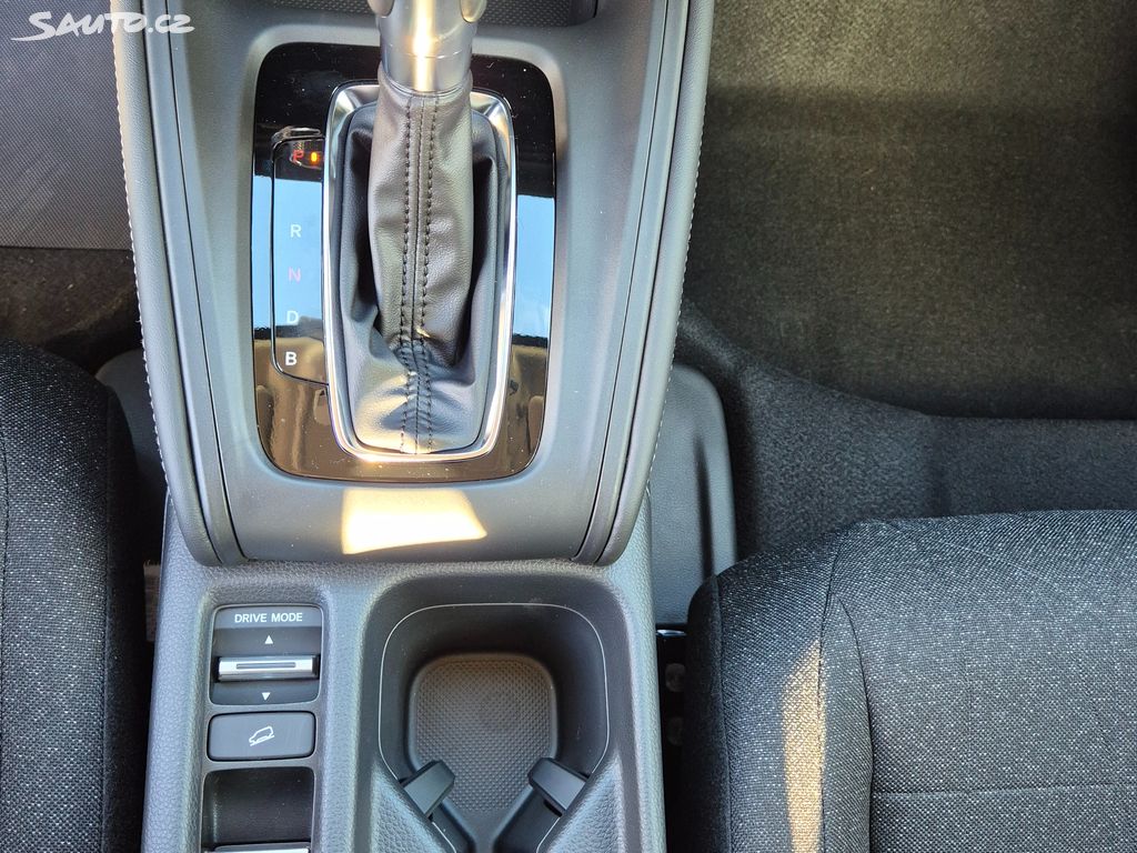 Honda HR-V 1,5e:HEV Elegance SLEVA 130tis