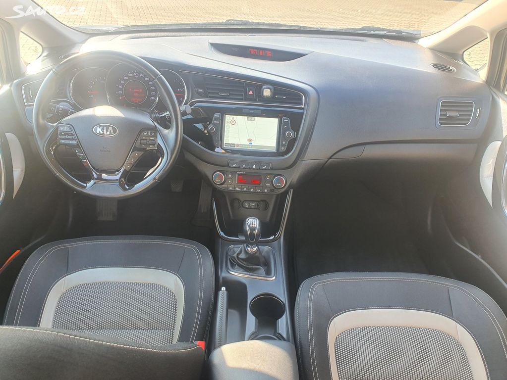 Kia Cee´d 1,6 CRDi 100kW SW + TAŽNÉ