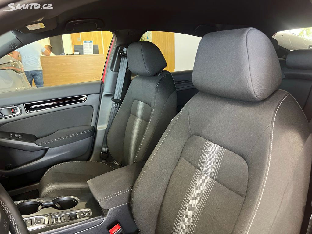 Honda Civic 2,0 e:HEV Elegance MR26