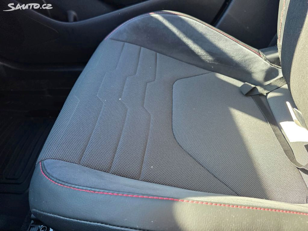 Toyota Corolla 1,8 Hybrid - 1.maj. TOP STAV