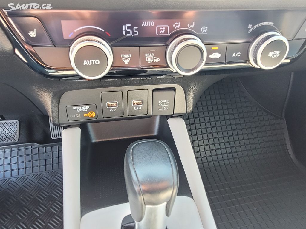 Honda Jazz 1,5e:HEV EXECUTIVE DPH +KOLA