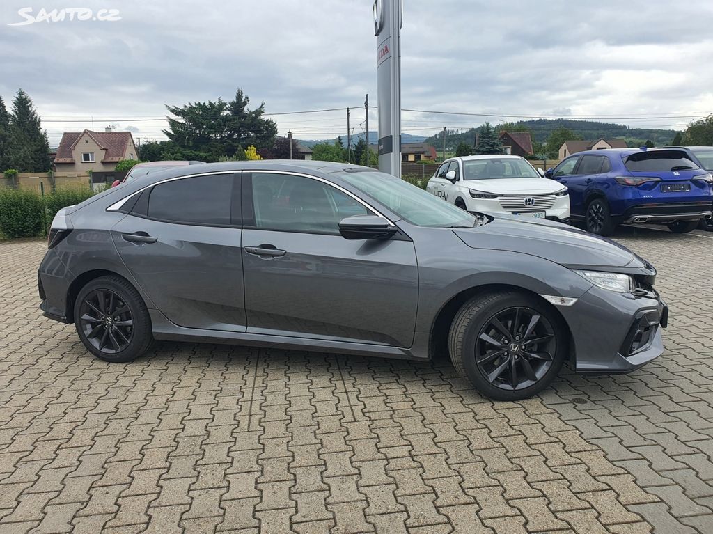 Honda Civic 1,0VT Executive CVT ZIMNÍ KOLA